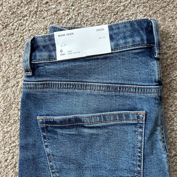 American Eagle Mom jean - Picture 2 of 3